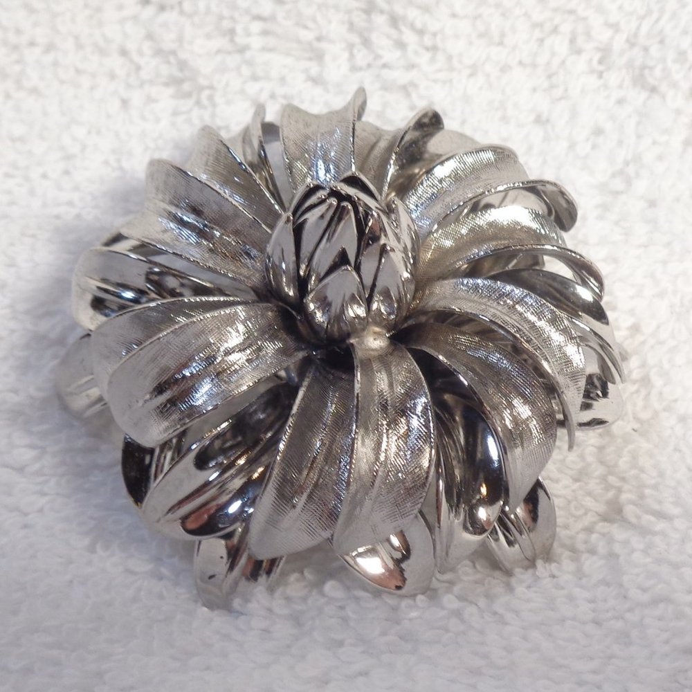 Final Price!! Unique Layered Silver-tone Brooch